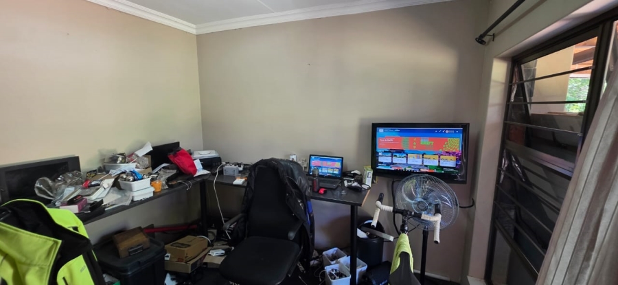 5 Bedroom Property for Sale in Wilkoppies North West